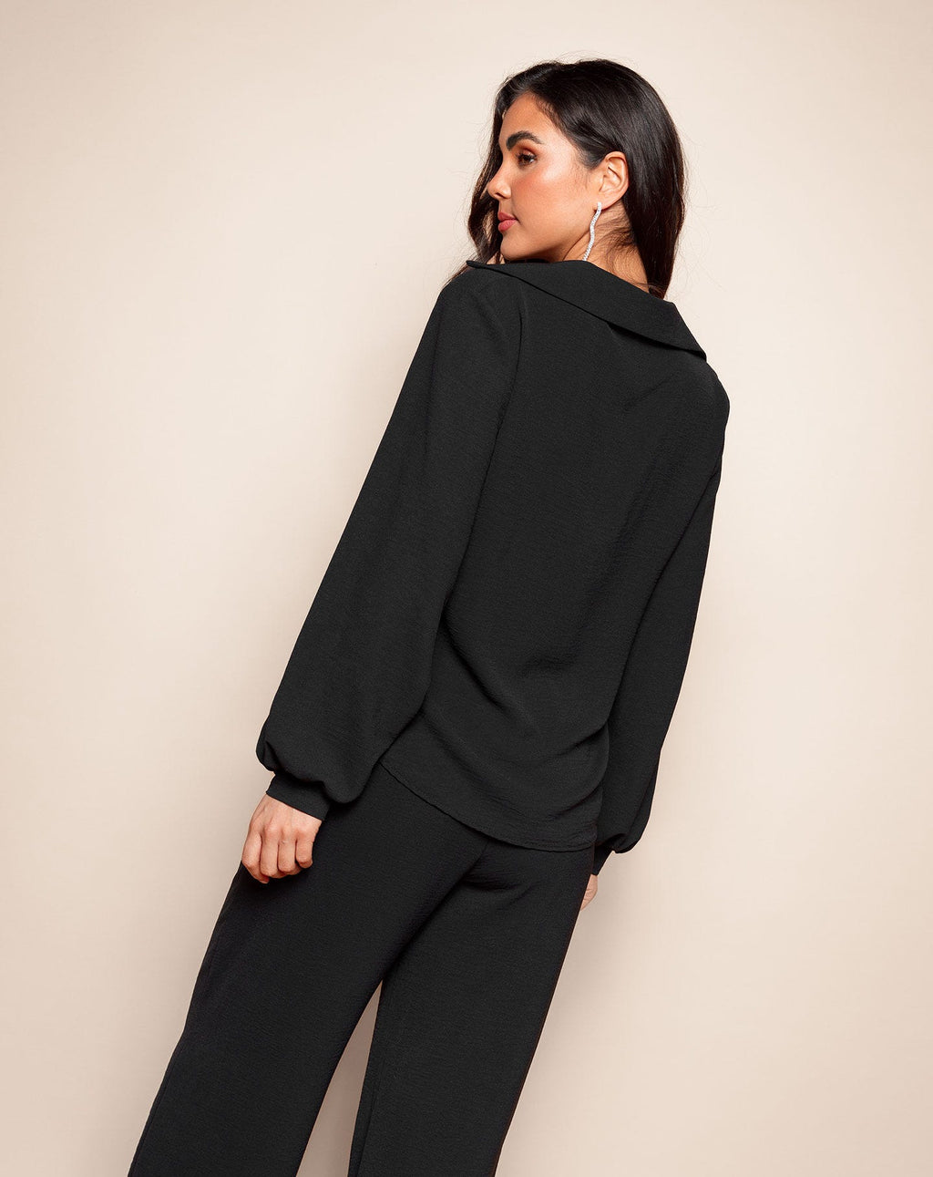 TOP NEGRO CUELLO V