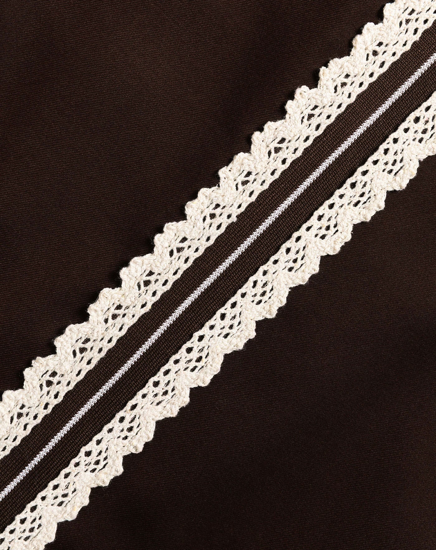 CROCHET TAPE PANTALON PETITE BRUIN