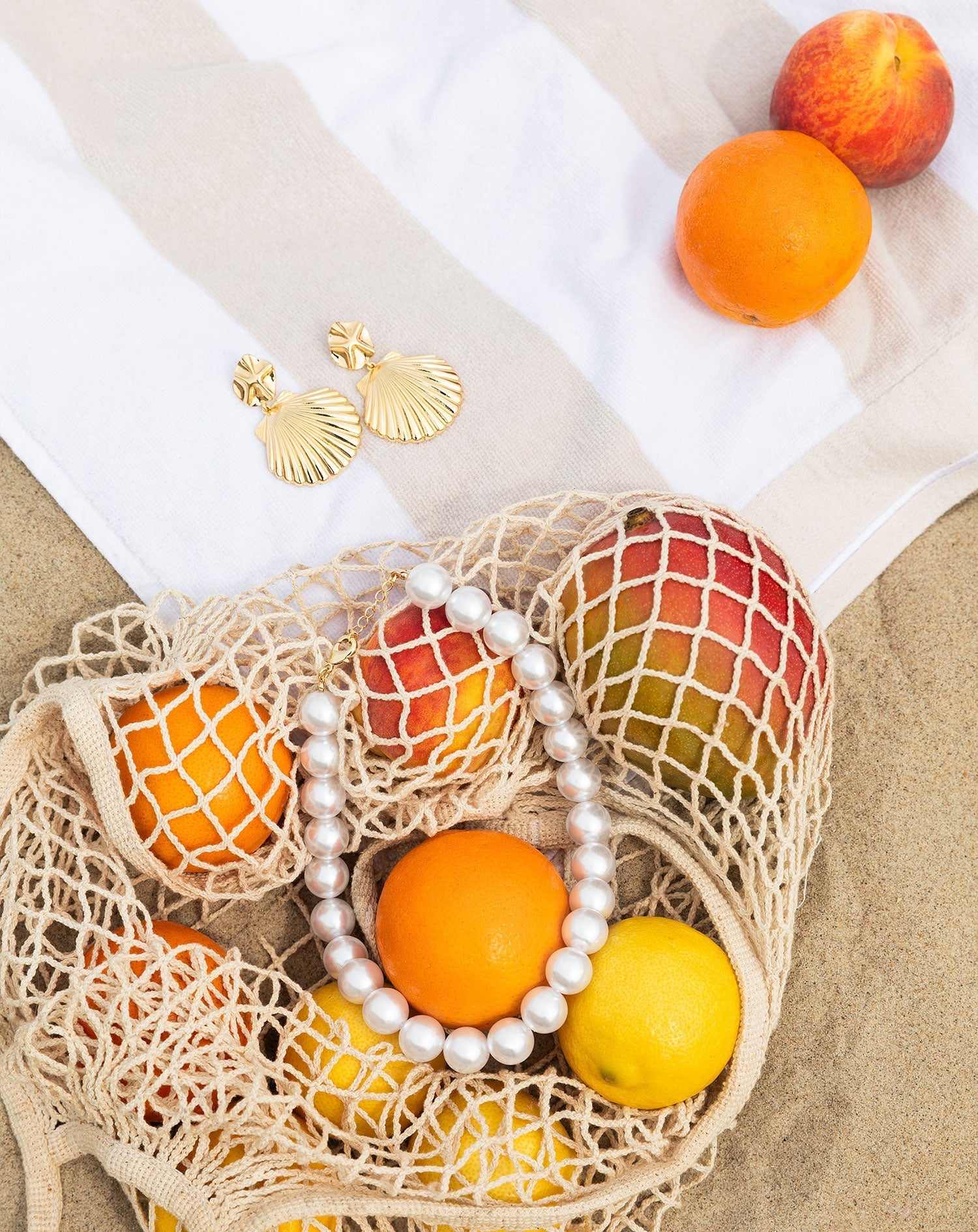CHUNKY PEARL NECKLACE 