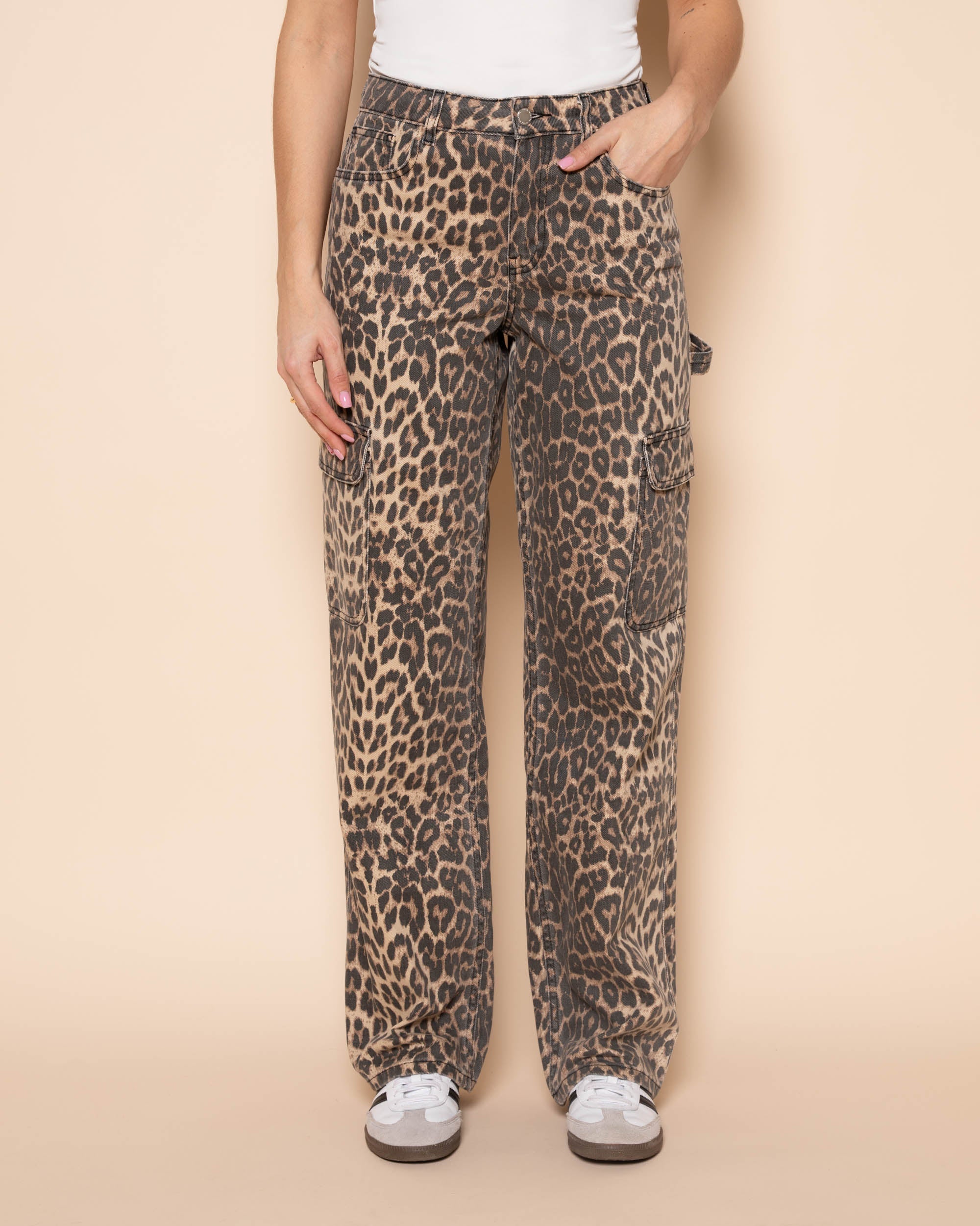 LEOPARD CARGO JEANS ZWART