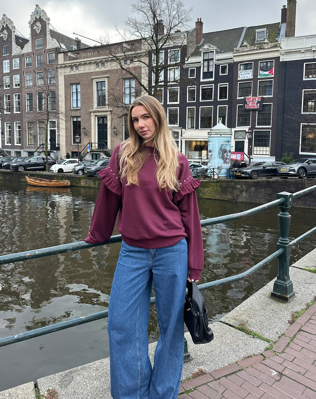 RUFFLE STUDS SWEATER DONKER BURGUNDY