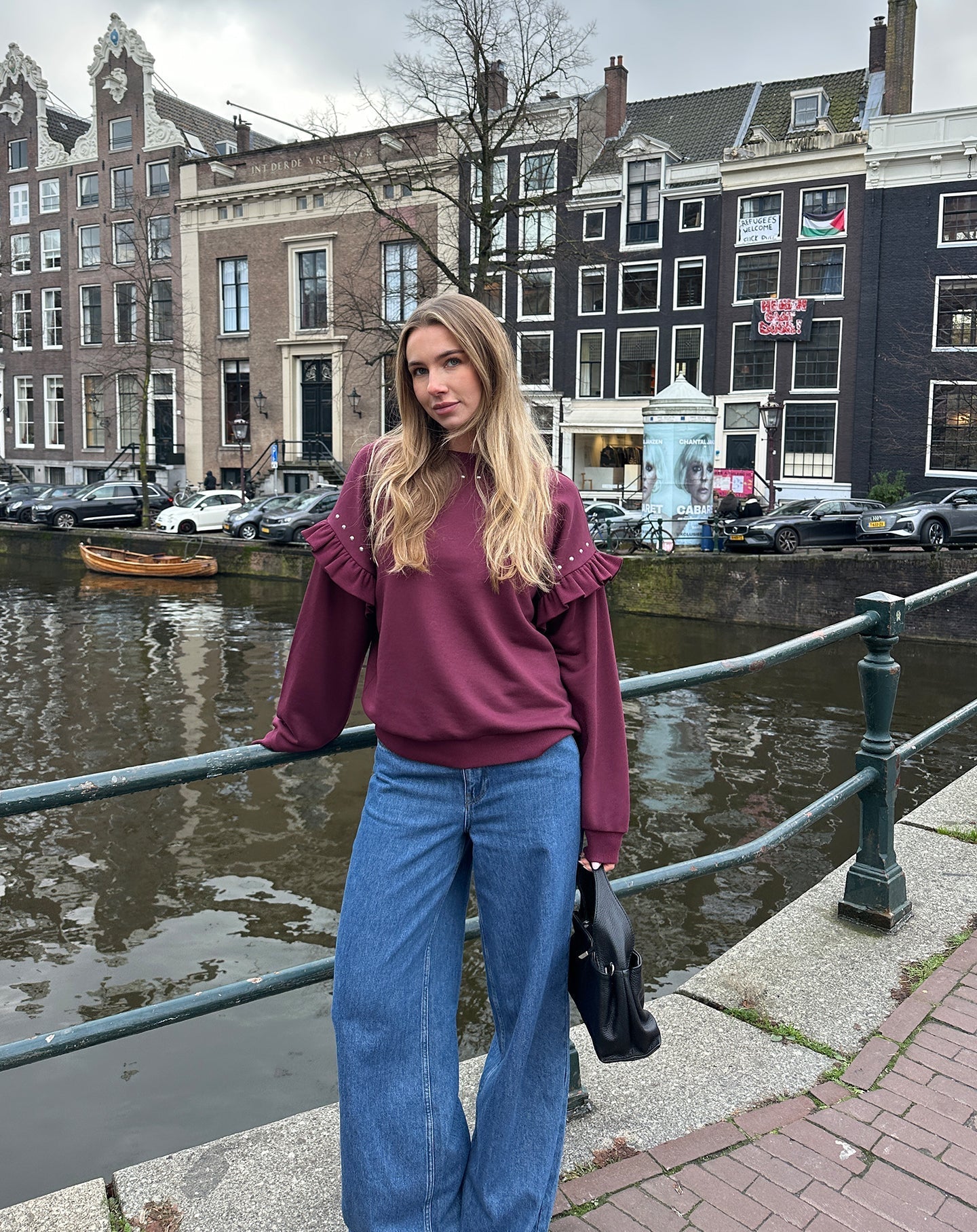 RUFFLE STUDS SWEATER DONKER BURGUNDY