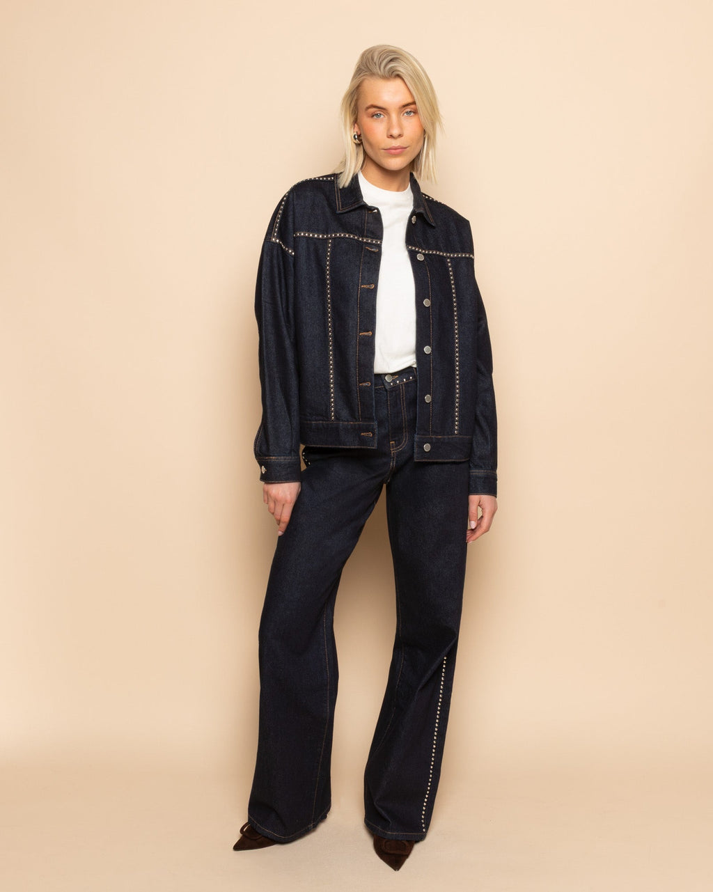 LIA STUD WIDE LEG JEANS DONKERBLAUW