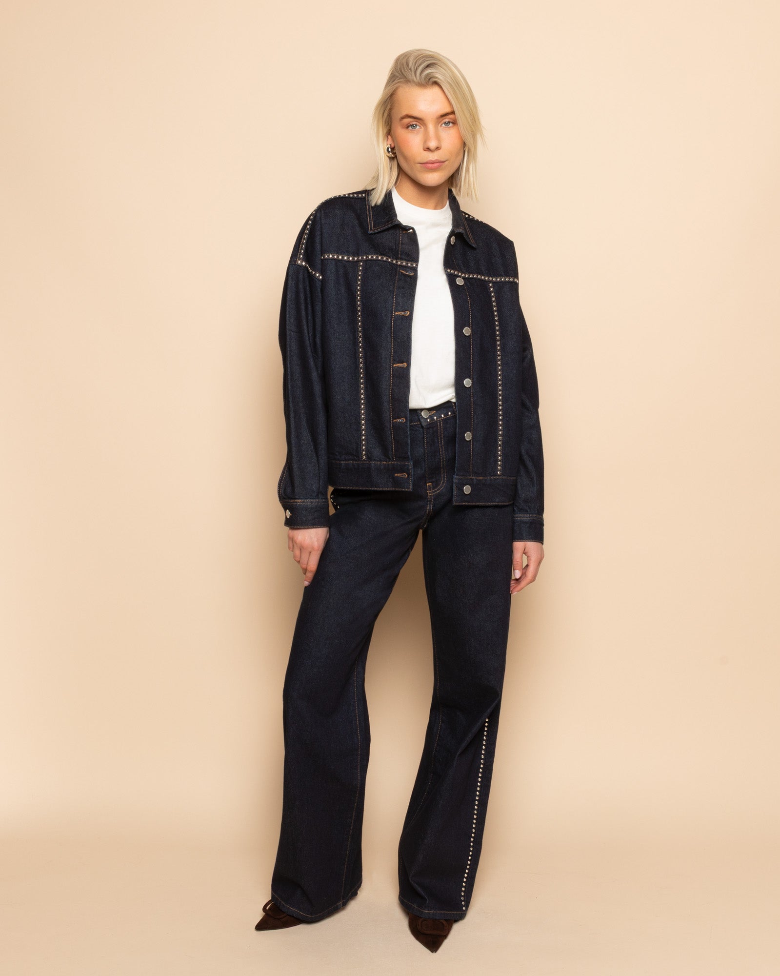 LIA STUD WIDE LEG JEANS DONKERBLAUW