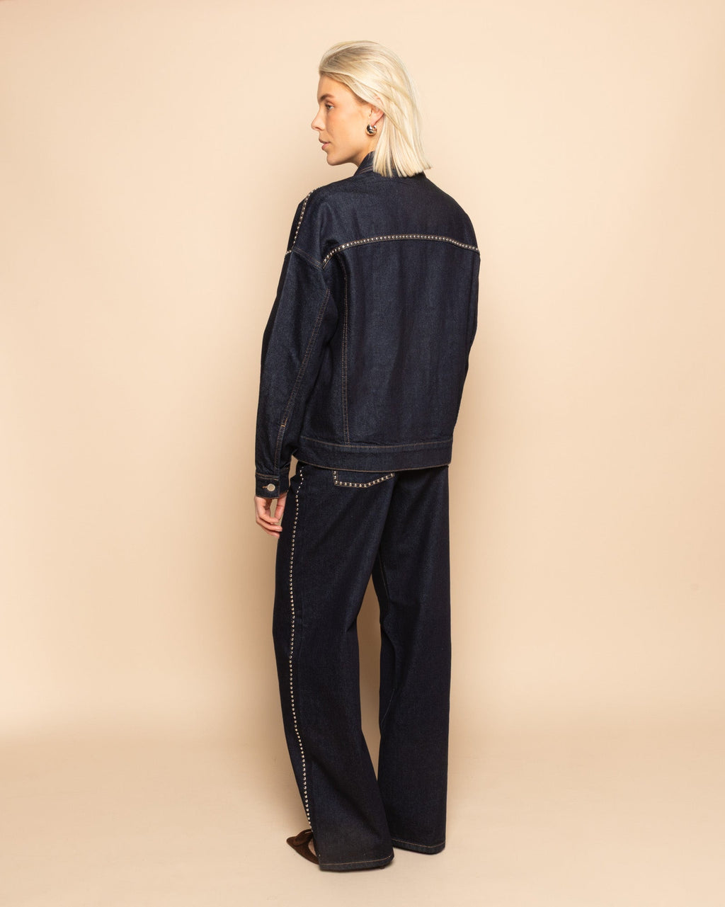 LIA STUD WIDE LEG JEANS DONKERBLAUW